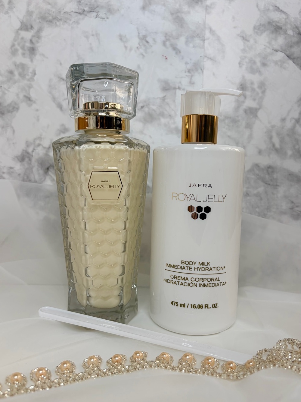 JAFRA Royal Jelly Milk  Moisture and Body Milk & Lotion Set - White and Gold